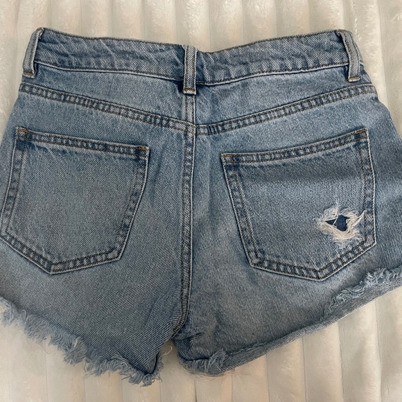 23" Waist Ripped Pacsun Jean Shorts - Picture 3 of 3